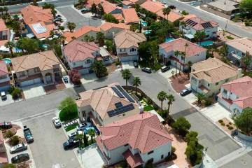 Los pagos hipotecarios en el valle de Las Vegas han aumentado casi un 50 por ciento en los últ ...