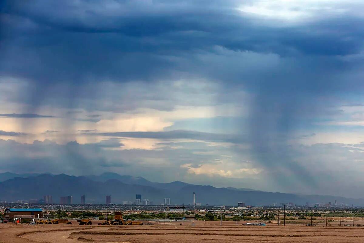 Es posible que llueva en el valle de Las Vegas, el viernes 26 de abril de 2024, según el Servi ...