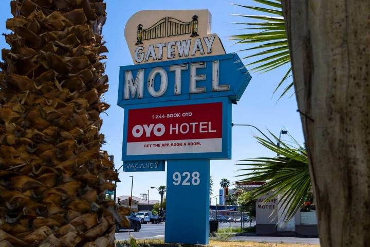 Cartel del Motel Gateway, que pronto cerrará, recientemente adquirido por el Siegel Group con ...