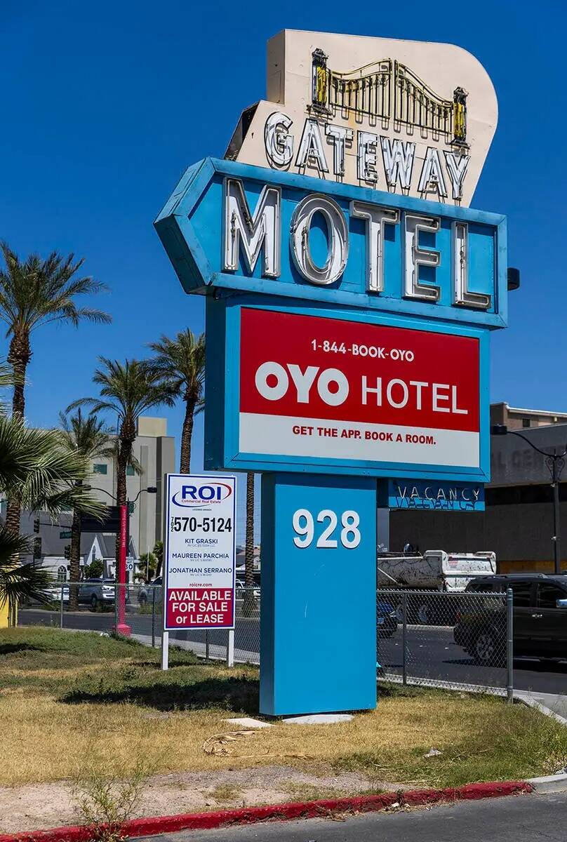 Cartel del Motel Gateway, que pronto cerrará, recientemente adquirido por el Siegel Group con ...