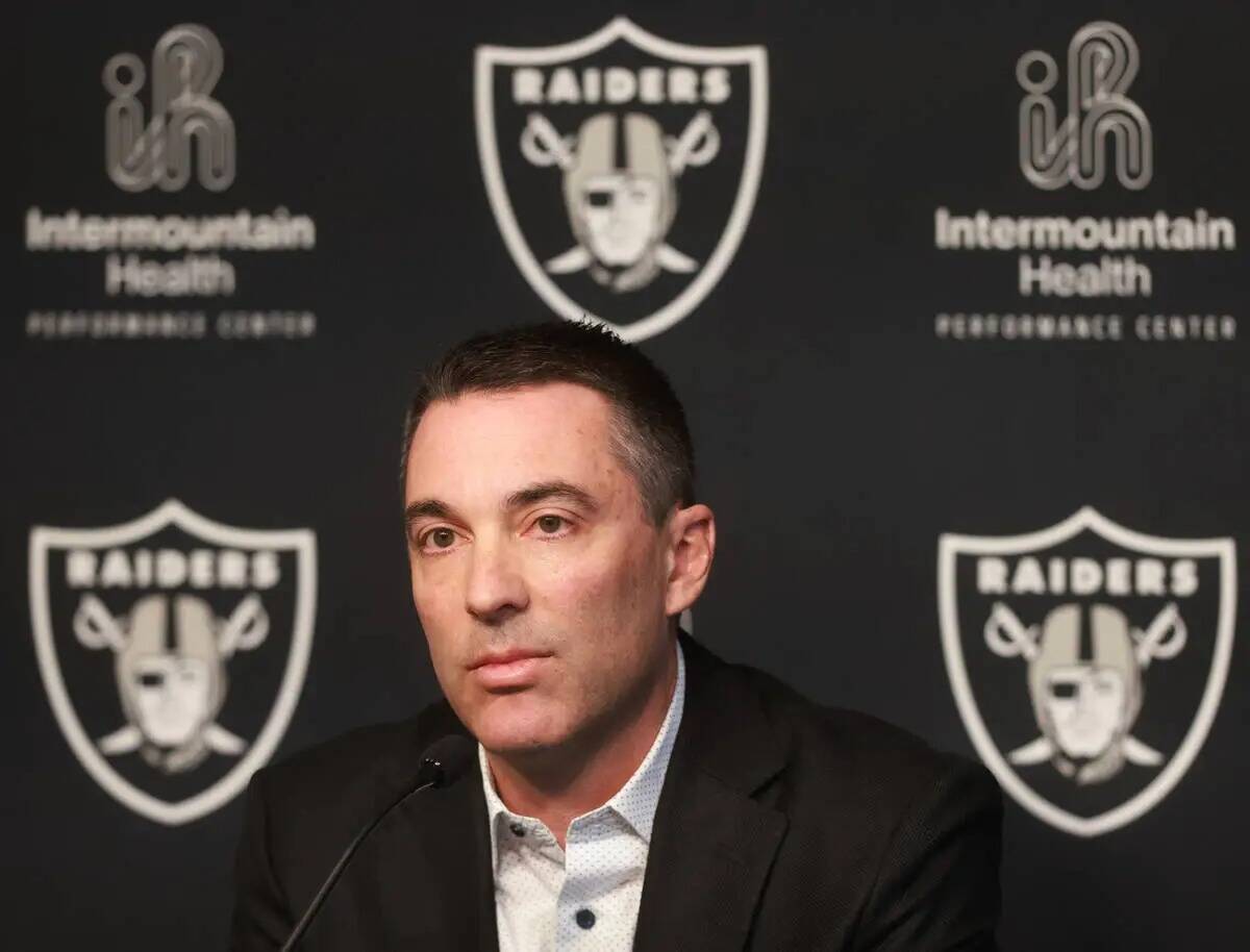 El gerente general de los Raiders, Tom Telesco, habla sobre el próximo draft de la NFL durante ...