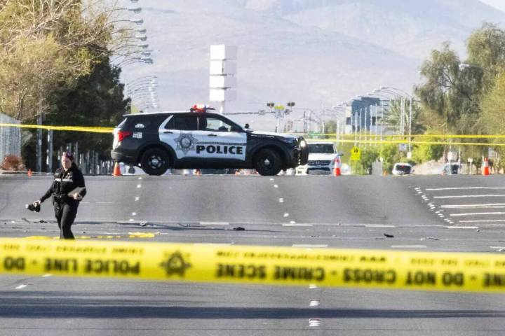 La policía de Las Vegas está investigando un accidente mortal que involucró a una motociclet ...