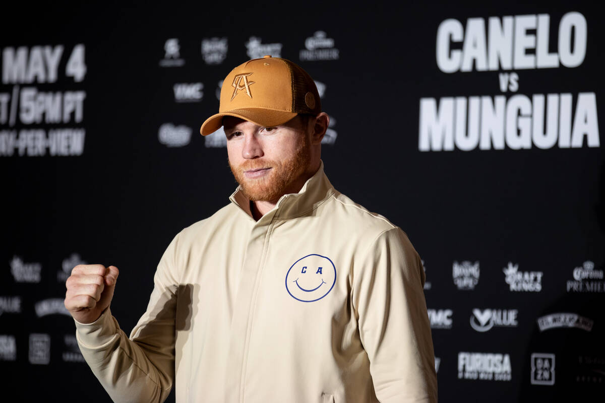 Canelo Álvarez llega al MGM Grand antes de su pelea de boxeo de peso supermediano contra Jaime ...