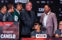 ‘Una lacra del boxeo’: Óscar de La Hoya y ‘Canelo’ intercambian insultos en Las Vegas