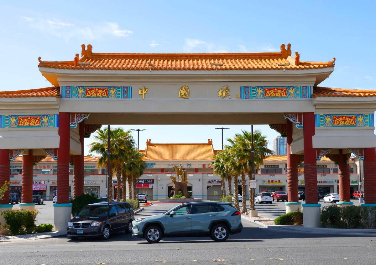 Chinatown Mall en Spring Mountain Road el viernes 12 de abril de 2024, en Las Vegas. (Bizuayehu ...