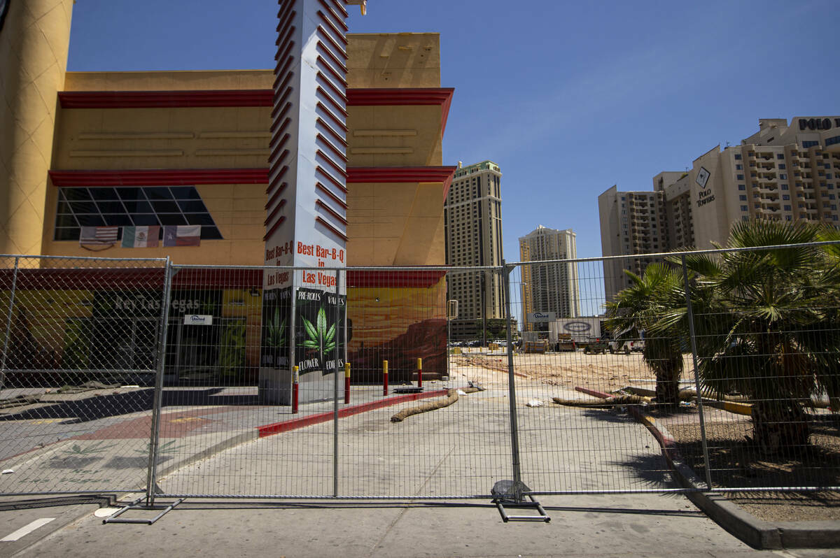 El edificio cerrado de Tex Mex Tequila Bar & Grill se ubica en el lugar donde se planea constru ...