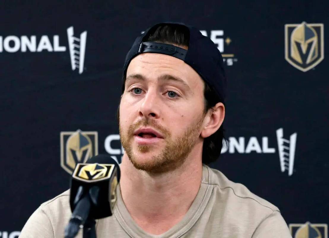 El ala derecha de los Golden Knights, Jonathan Marchessault, habla durante las entrevistas de s ...