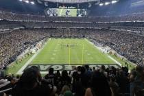 Los Raiders juegan contra los Green Back Packers en el Allegiant Stadium, el 9 de octubre de 20 ...