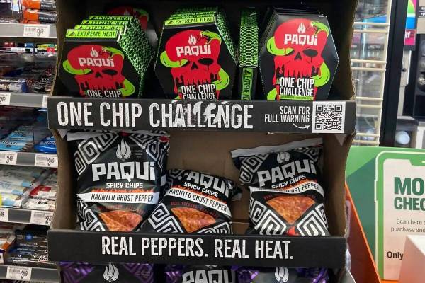 Paqui One Chip Challenge chips se muestran en una tienda 7-Eleven en Boston, jueves, 7 de septi ...