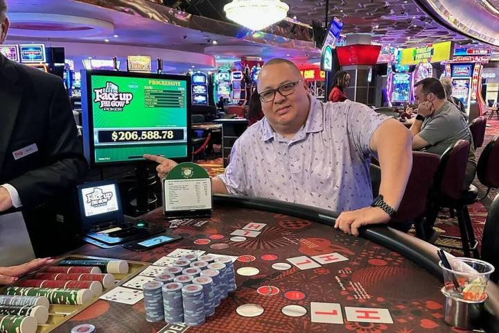 Un afortunado vegano de Las Vegas ganó casi 220 mil dólares en el póker Pai Gow el domingo 2 ...