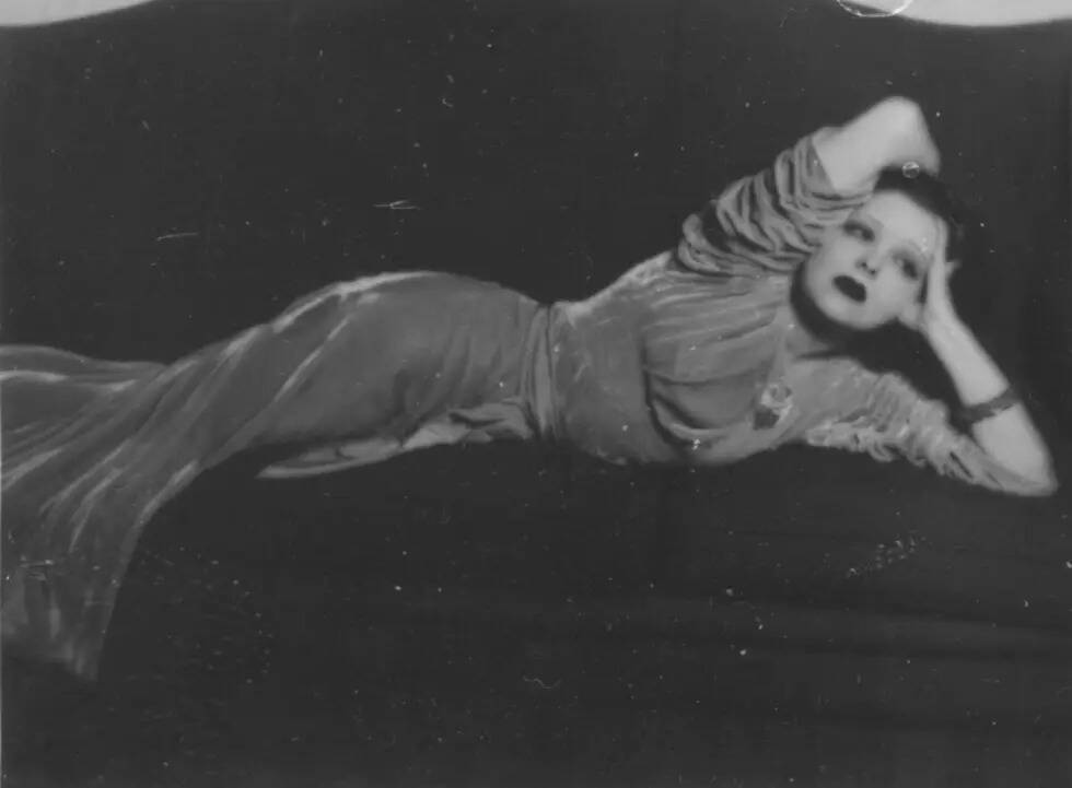 Clara Bow foto de UNLV Special Collections' "Walking Box Ranch Photograph Collection," Bell Fam ...