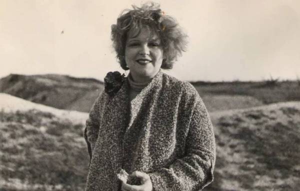 Fotografía de Clara Bow en el rancho Walking Box de la colección de fotografías del rancho W ...
