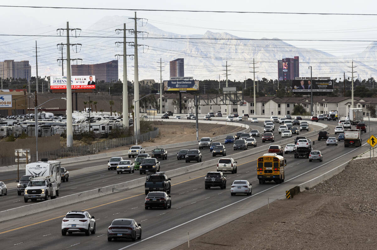 Automovilistas circulan por la U.S. Highway 95, el viernes 10 de marzo de 2023, en esta vista d ...