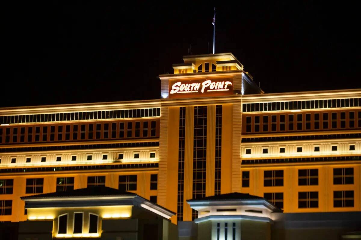 El hotel-casino South Point se ve el lunes 5 de octubre de 2020, en Las Vegas. (Ellen Schmidt/L ...
