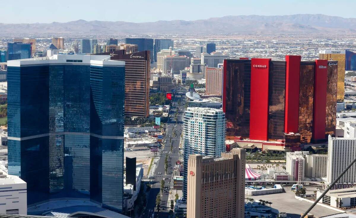 Imagen del Strip de Las Vegas, el lunes 8 de abril de 2024, en Las Vegas. (Bizuayehu Tesfaye/La ...