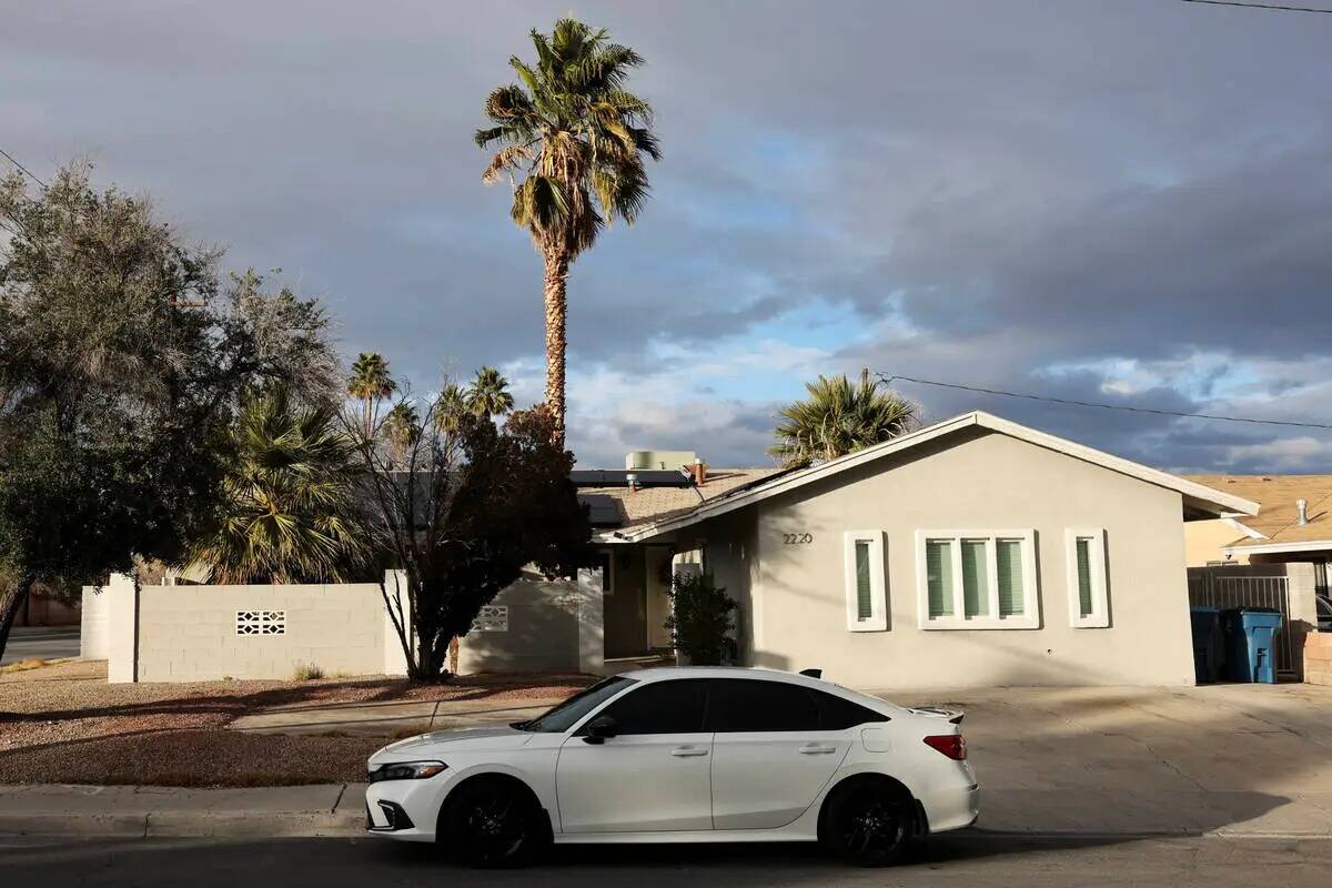 Una casa cerca de Oakey Boulevard y Rancho Drive en Las Vegas se muestra el martes 23 de enero ...