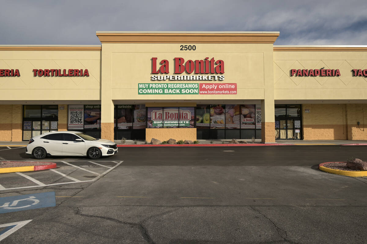 El supermercado La Bonita ubicado en Francisco Center en Desert Inn Road y Eastern Avenue se ve ...