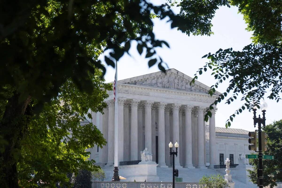 El edificio del Tribunal Supremo se ve el jueves 13 de junio de 2024, en Washington. (AP Photo/ ...