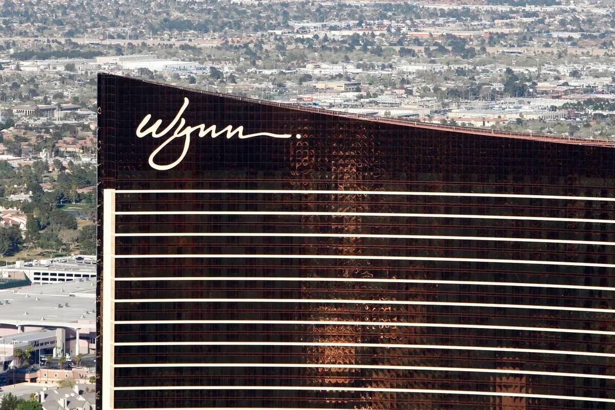 Wynn Las Vegas desde el dirigible de M Resort, el miércoles 18 de marzo de 2009. (Duane Prokop ...