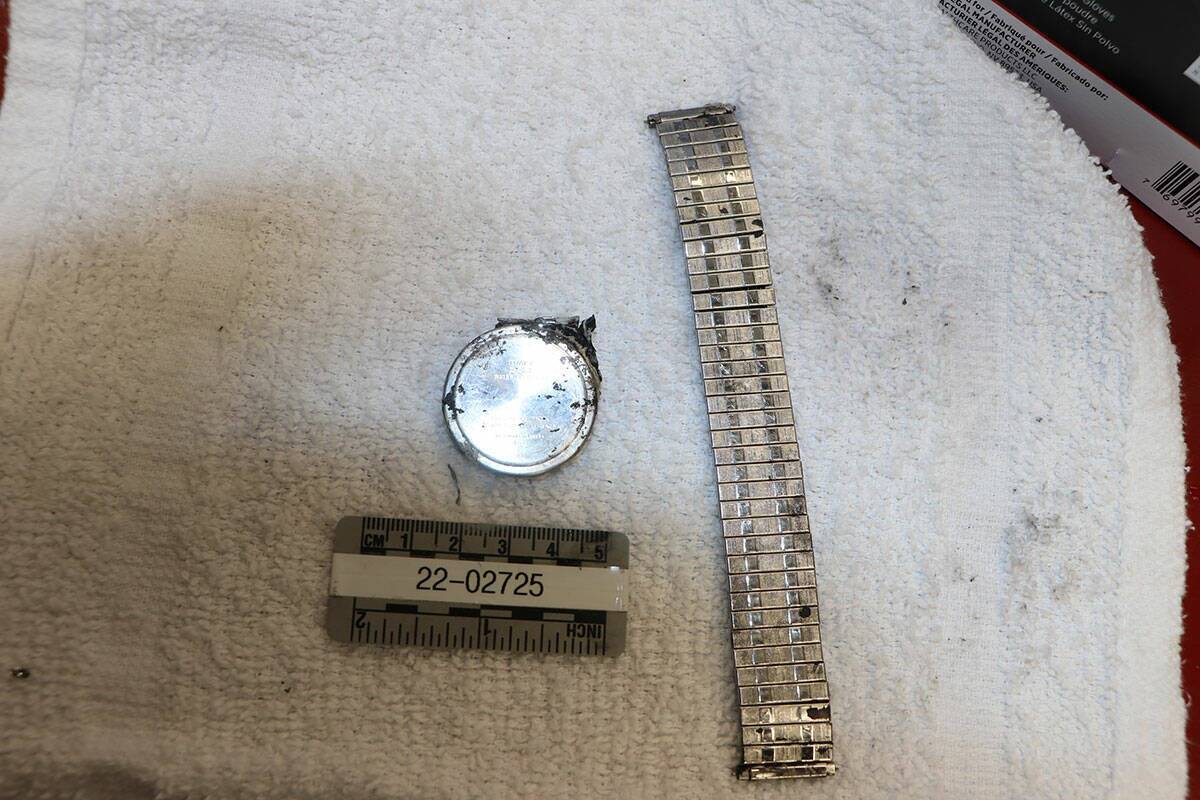 Un reloj con restos humanos encontrado en el Lago Mead el domingo 1 de mayo de 2022. (Sistema N ...