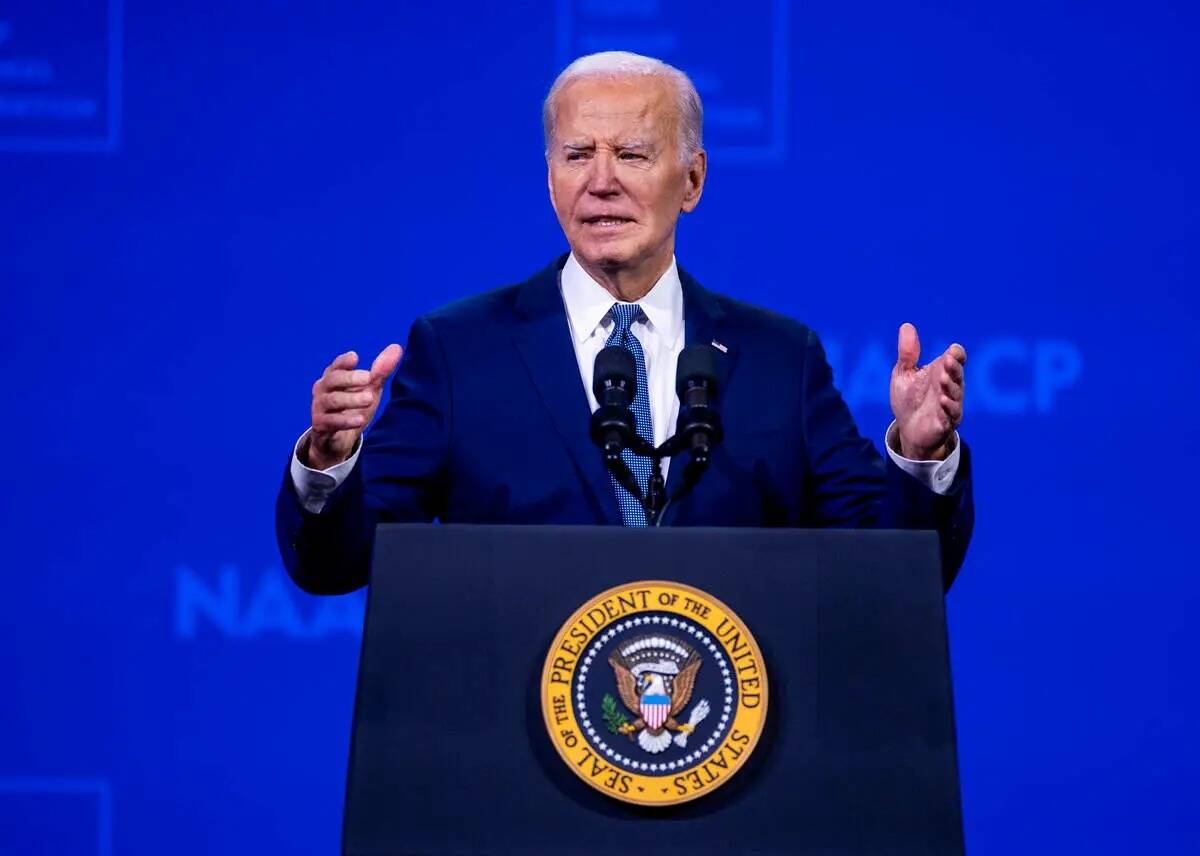 El presidente Joe Biden habla durante la Convención Nacional 115 de la NAACP en el Mandalay Ba ...