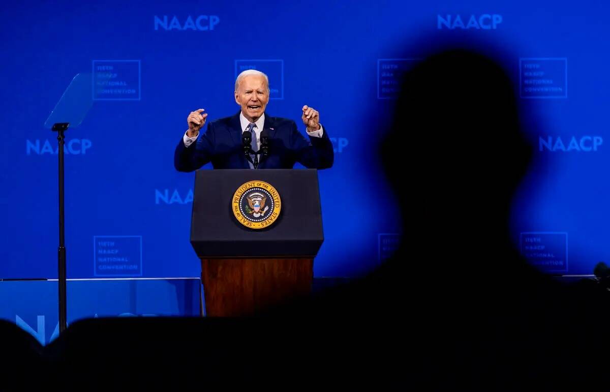 El presidente Joe Biden habla durante la Convención Nacional 115 de la NAACP en el Mandalay Ba ...