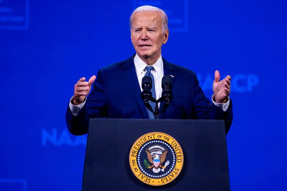 El presidente Joe Biden habla durante la Convención Nacional 115 de la NAACP en el Mandalay Ba ...