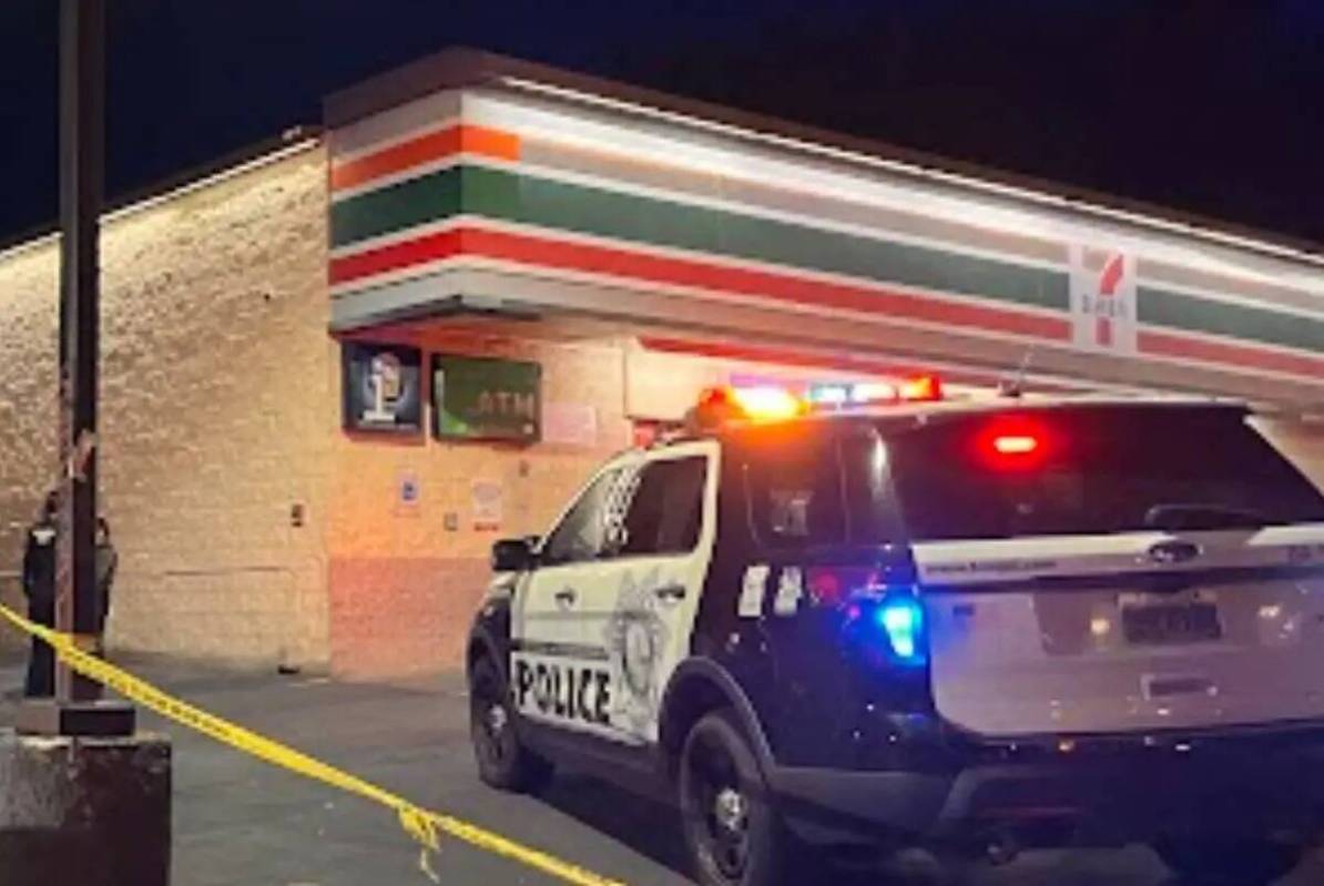 La policía de Las Vegas investiga un apuñalamiento mortal en un 7-Eleven en North Rancho Driv ...