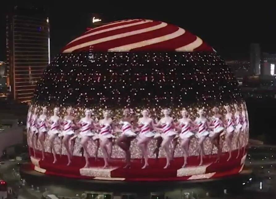 Las legendarias Rockettes del Radio City Music Hall en el espectáculo temático "Christmas Spe ...