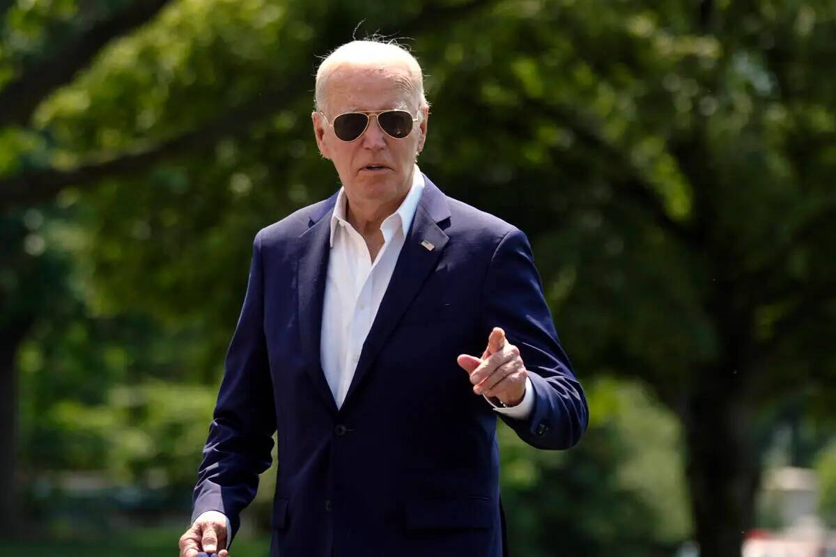 El presidente Joe Biden llega a la Casa Blanca desde Camp David, el domingo 28 de julio de 2024 ...