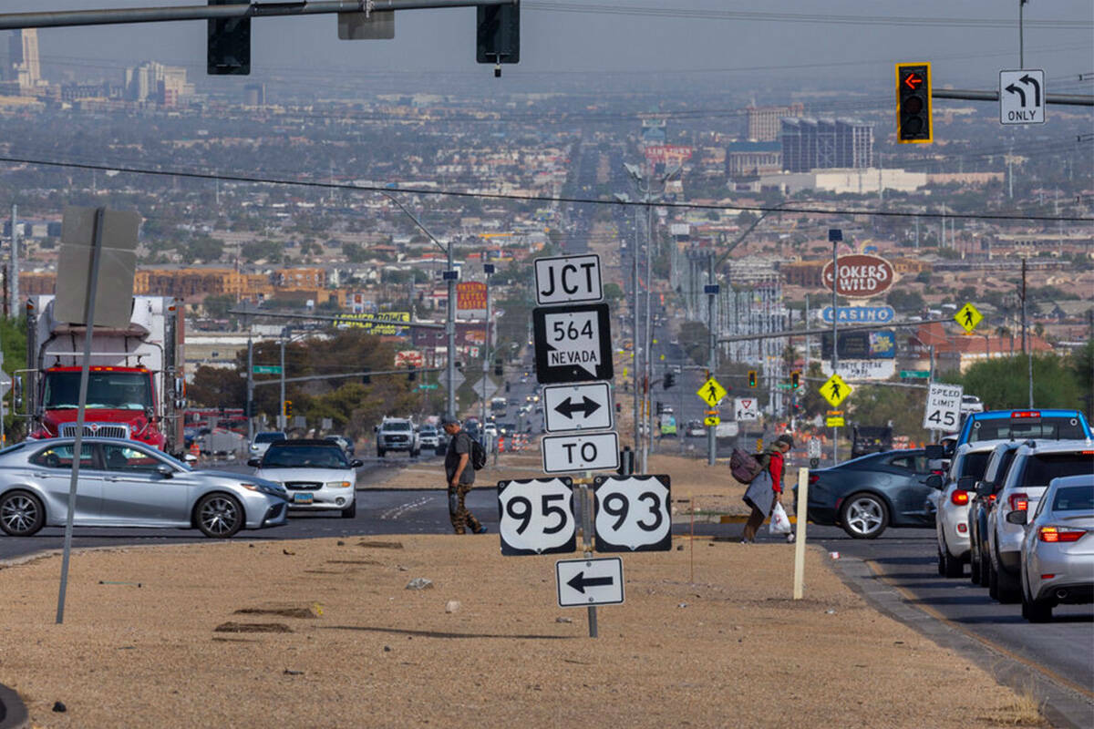 El proyecto Reimagine Boulder Highway contará con cruces señalizados a mitad de cuadra, ilumi ...