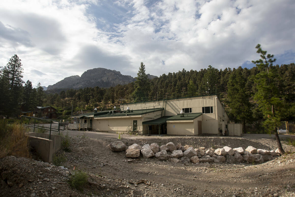 Lundy Elementary School vista el jueves 1 de agosto de 2024, en Mount Charleston. La pequeña e ...