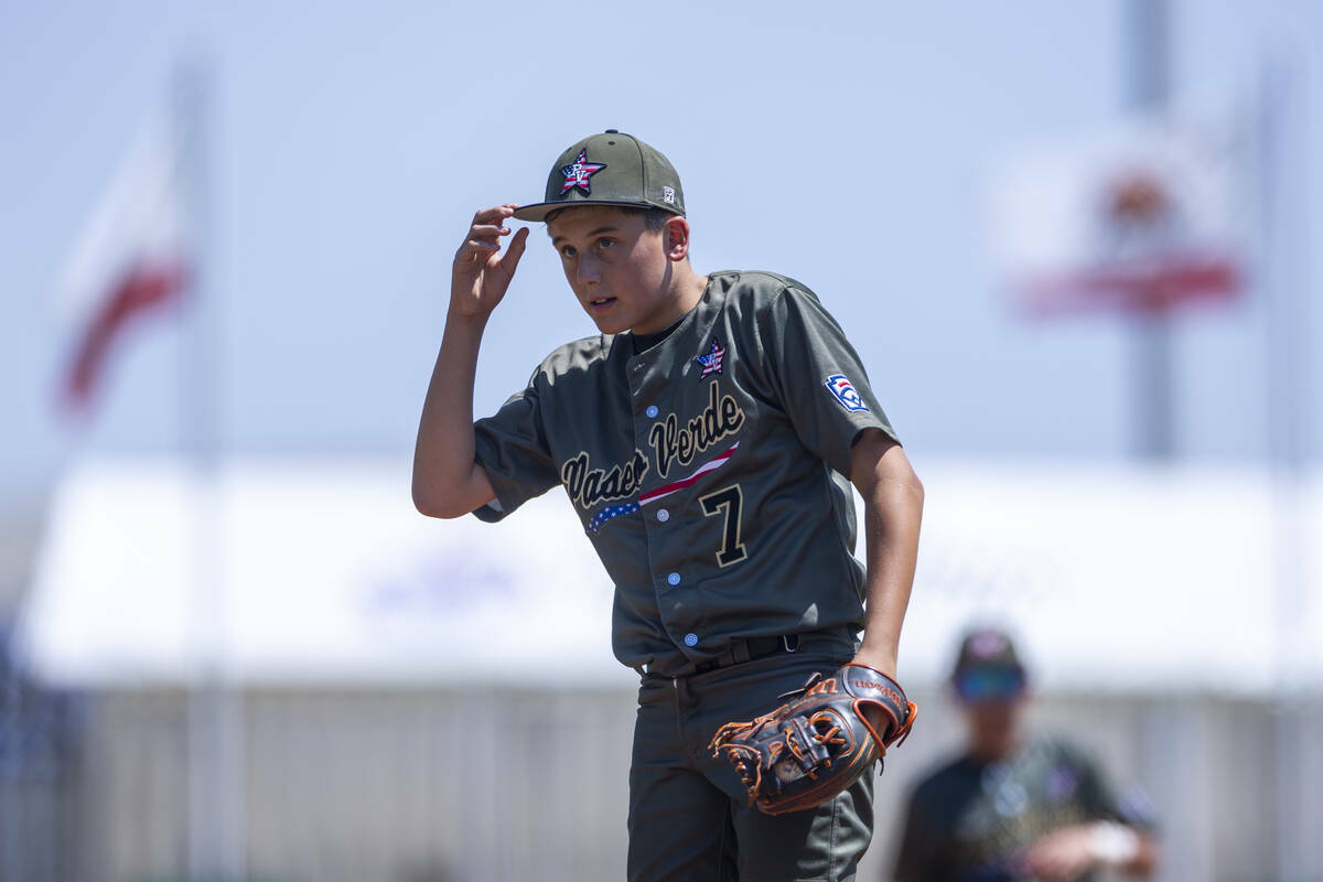 El pitcher de Nevada Wyatt Erickson (7) en su camino a un juego sin hits contra Utah durante la ...