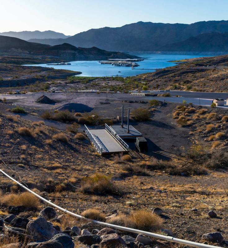 Un antiguo trozo de muelle en Callville Bay se encuentra en tierra firme en el Área Recreativa ...