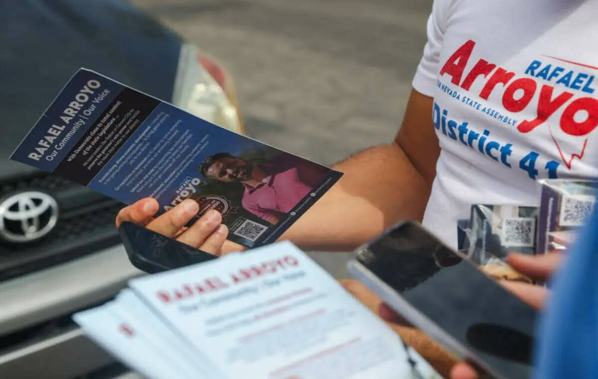 Rafael Arroyo, candidato republicano a la Asamblea Estatal de Nevada por el Distrito 41, sosti ...