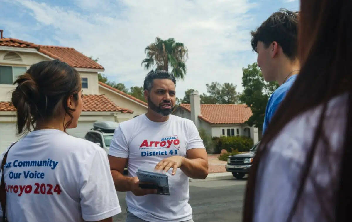 Rafael Arroyo, candidato republicano a la Asamblea Estatal de Nevada por el Distrito 41, da ins ...