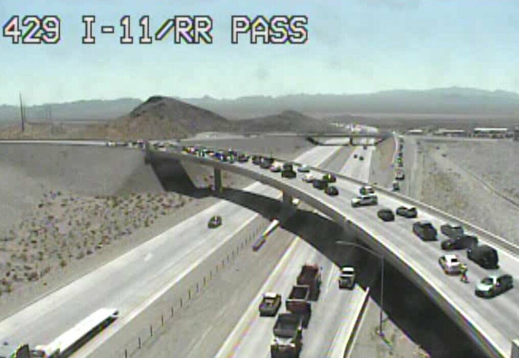 El tránsito está congestionado en la Interstate 11 y Boulder City Parkway desde la 1:20 p.m. ...