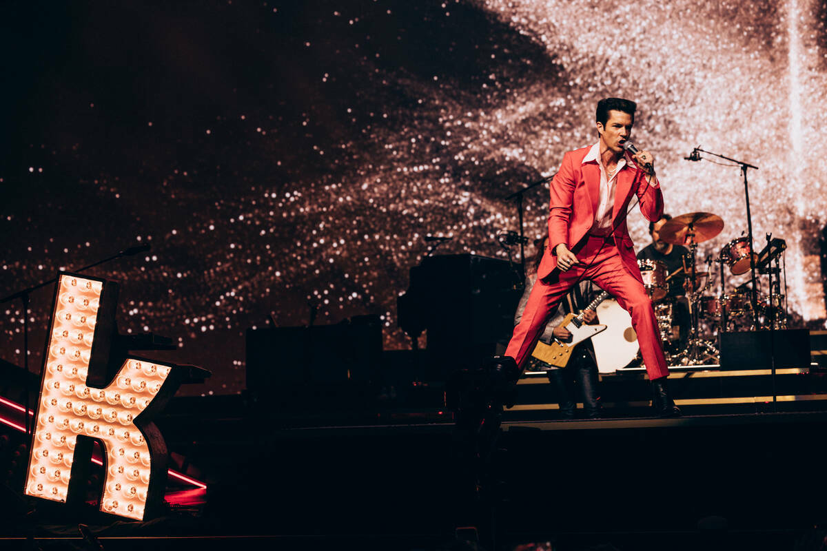 Brandon Flowers de The Killers en el Colosseum at Caesars Palace, el viernes 16 de agosto de 20 ...