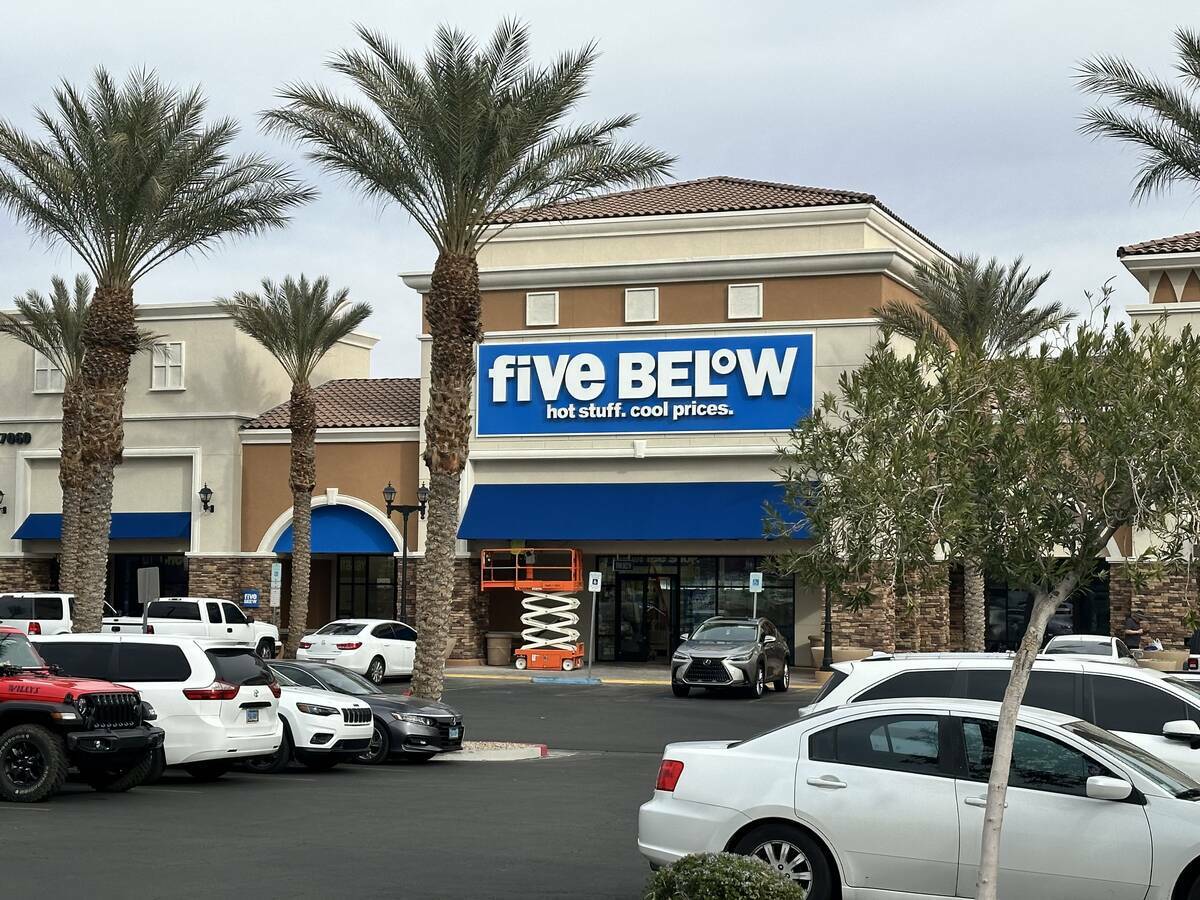 Ya se colocaron los letreros de un nuevo Five Below en Centennial Hills, al oeste de Las Vegas. ...