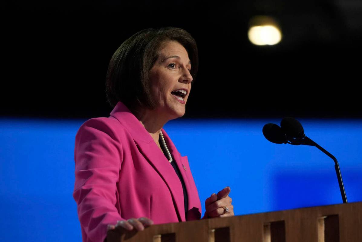 La senadora Catherine Cortez Masto, demócrata por Nevada, habla durante la Convención Naciona ...