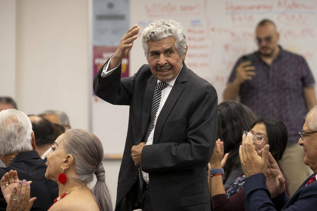 El artista Guillermo Salazar González es reconocido durante la inauguración de su escultura d ...