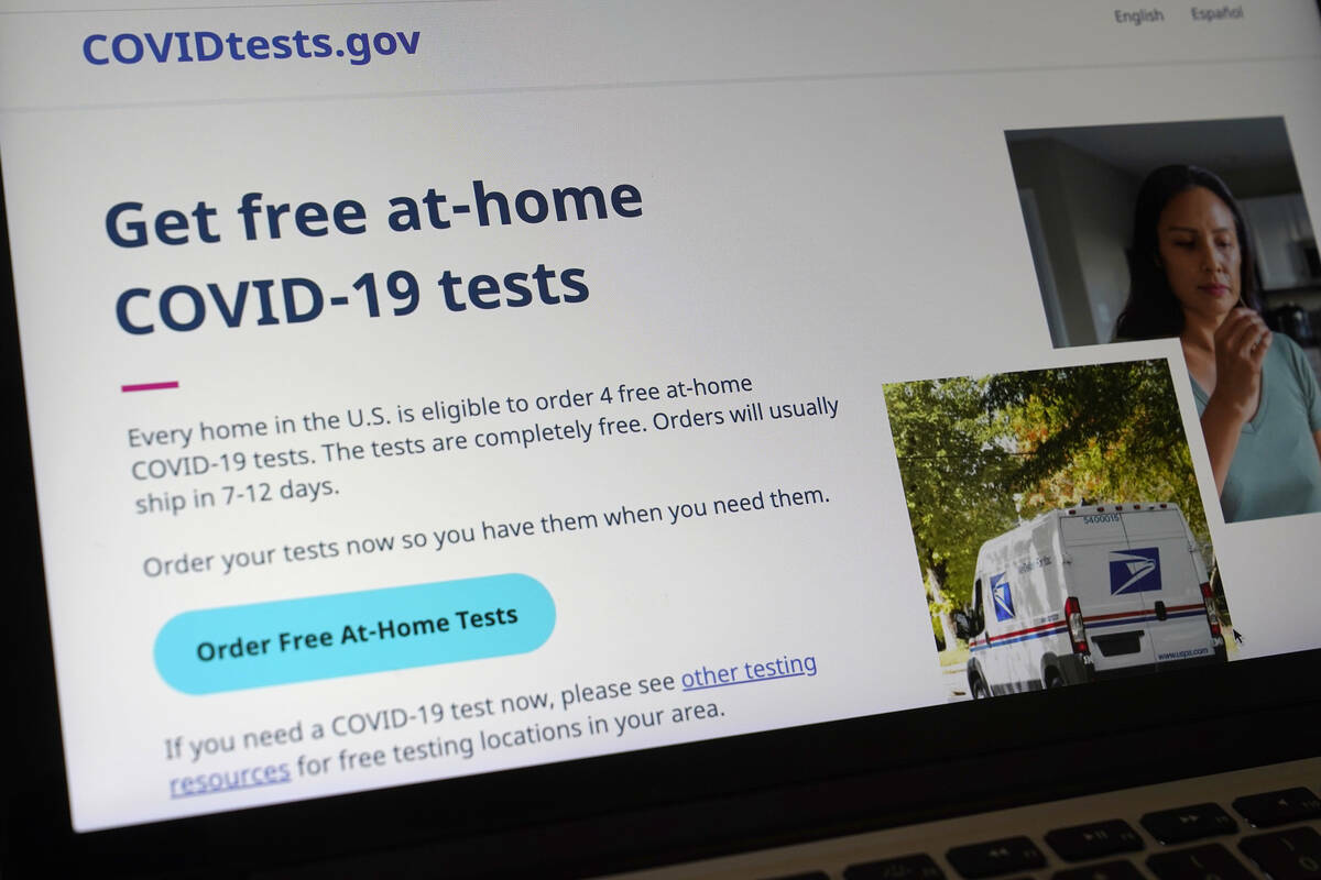 Un sitio web del gobierno de Estados Unidos, COVIDTests.gov, visto en una computadora, el 19 de ...