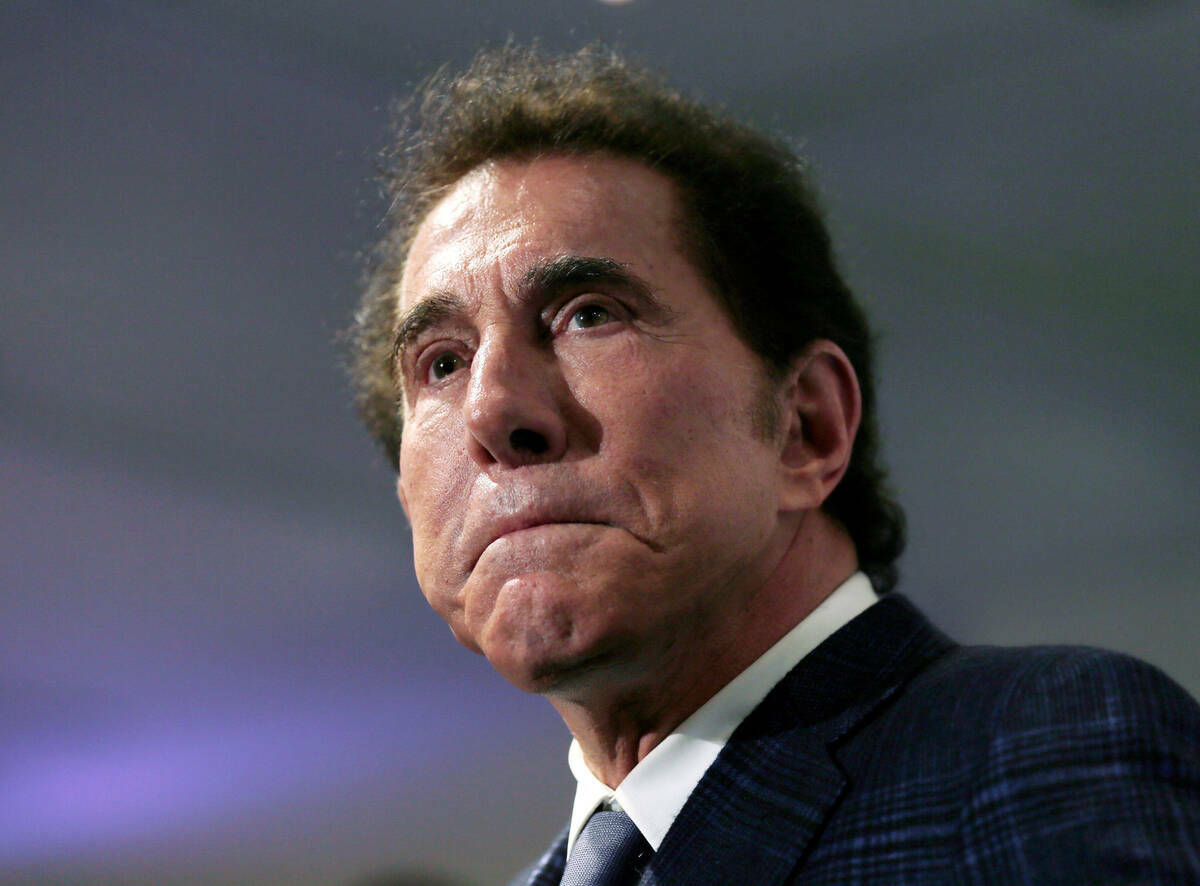 Steve Wynn aparece en una rueda de prensa en Medford, Massachusetts, el 15 de marzo de 2016. (A ...