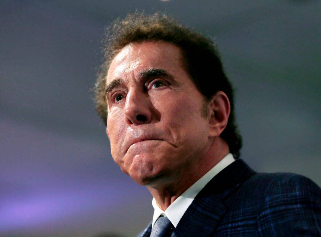 Steve Wynn aparece en una rueda de prensa en Medford, Massachusetts, el 15 de marzo de 2016. (A ...