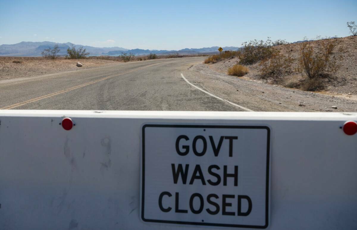 La carretera a Government Wash en el Lake Mead National Recreation Area, en Boulder City, el ma ...