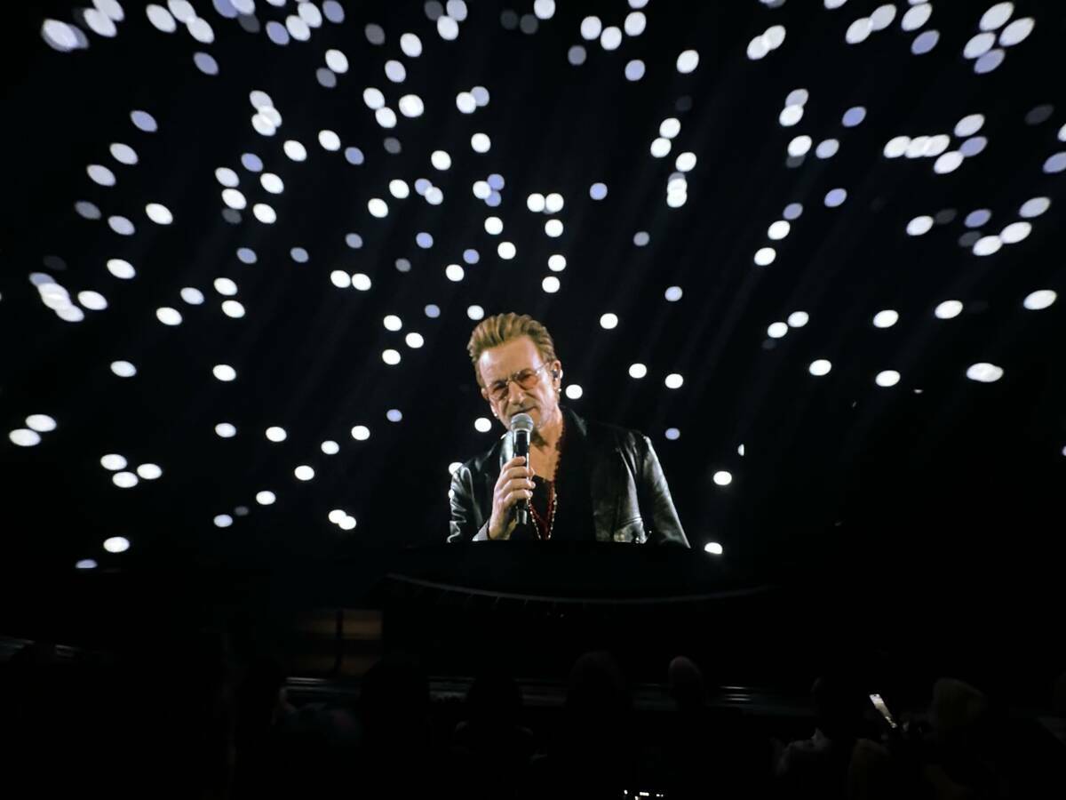 Una escena de ‘V U2 An Immersive Concert Film at Sphere Las Vegas’ en la Sphere, el jueves ...