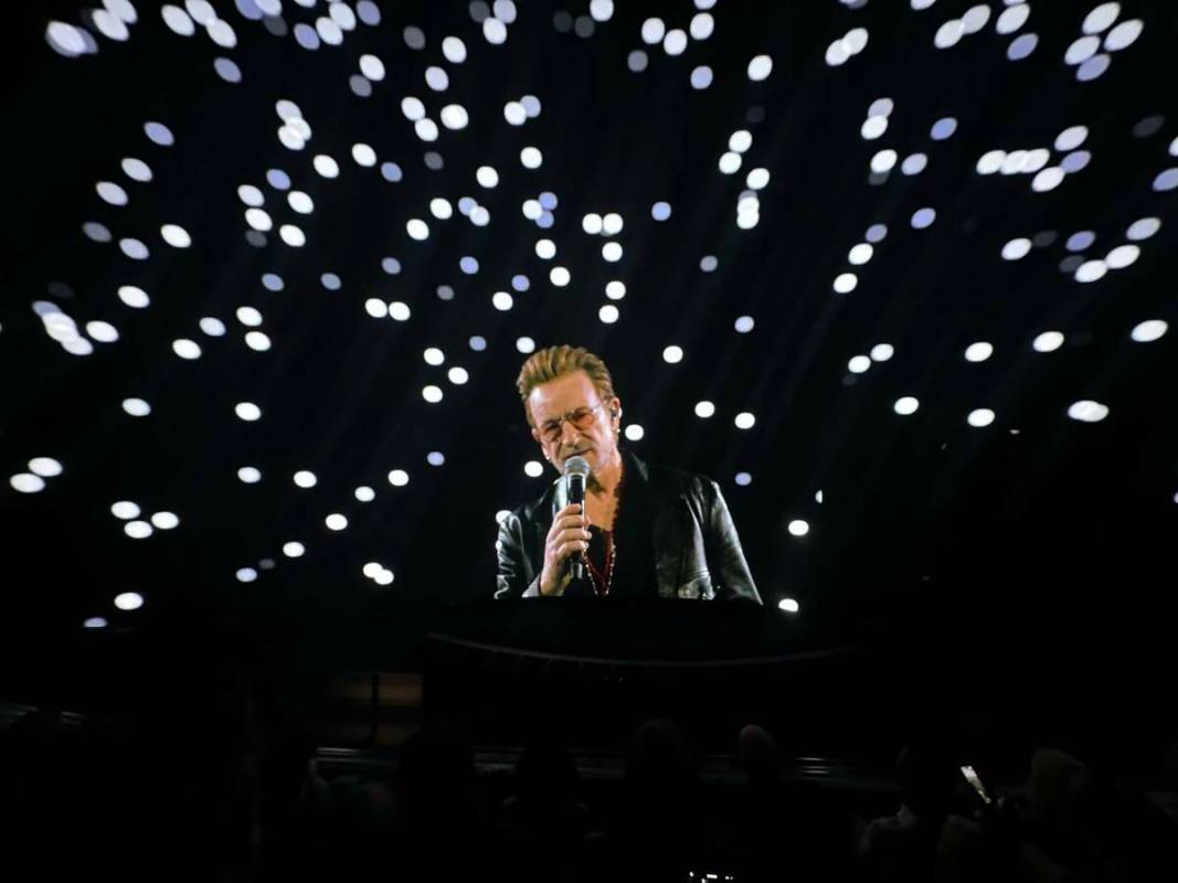 Una escena de ‘V U2 An Immersive Concert Film at Sphere Las Vegas’ en la Sphere, el jueves ...