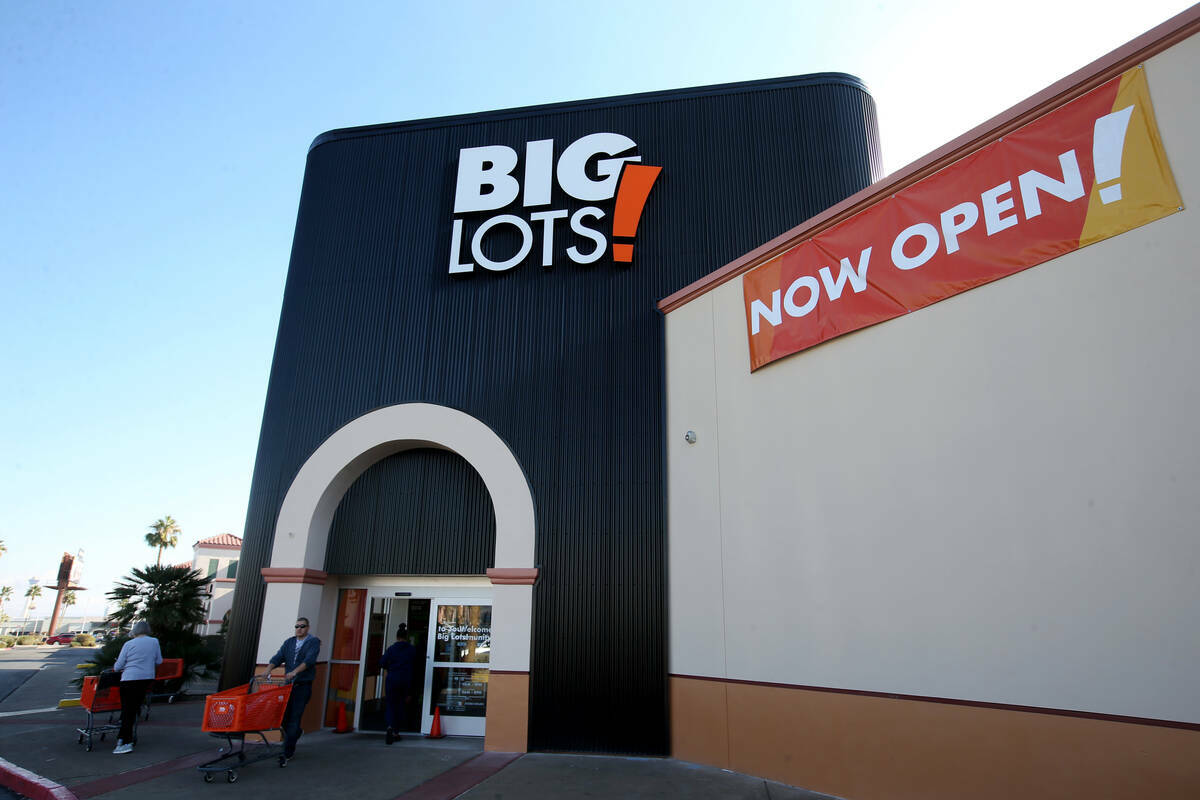 Una tienda Big Lots vista cerca de Sahara Avenue y Decatur Boulevard, en Las Vegas, el viernes ...