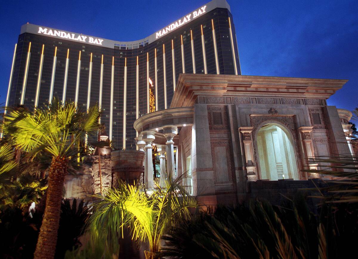 El Mandalay Bay fotografiado el 24 de febrero de 1999. (Foto de Jeff Scheid)