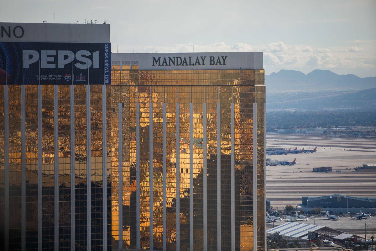 El Mandalay Bay Resort and Casino visto el viernes 9 de febrero de 2024, en Las Vegas. (Daniel ...